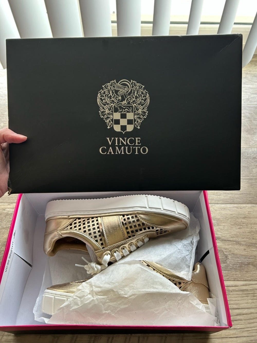 Vince Camuto Sneakers Perforated Leather Women’s 7.5 $125